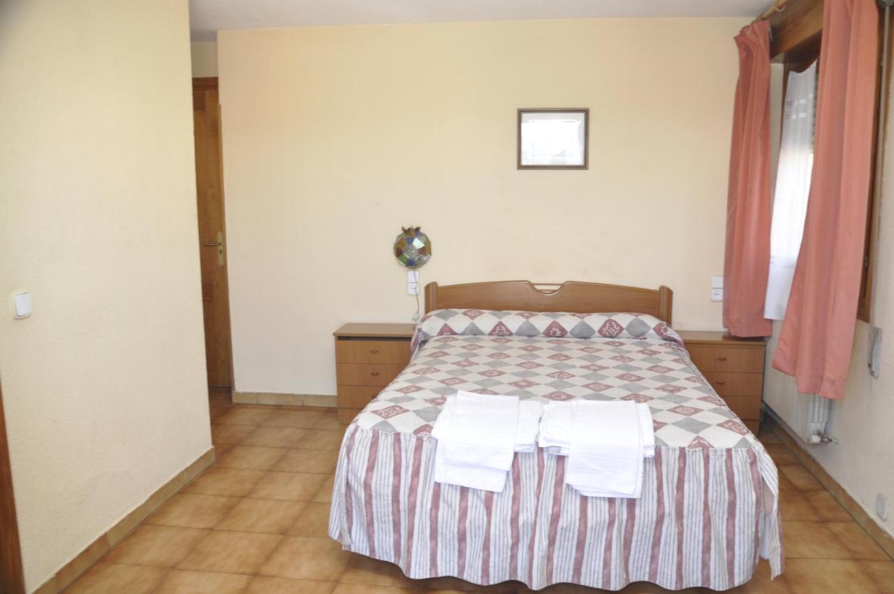 Hotel Tres Arcos San Lorenzo de El Escorial Zimmer foto